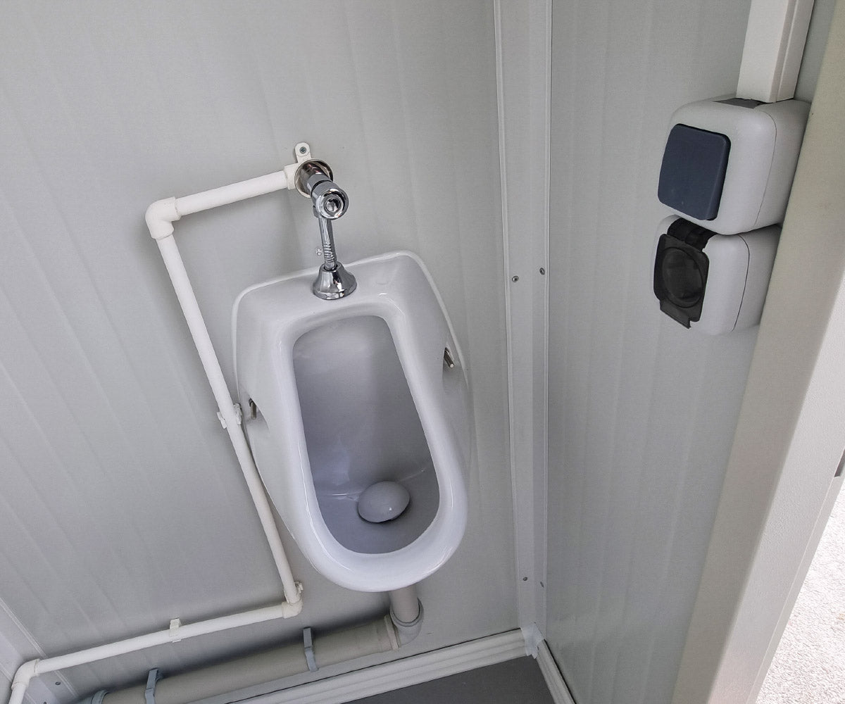 Toilettencontainer - WC mit Pissoir Waschbecken und Fenster RAL9002 Weiß
